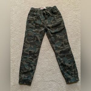 NWOT CAMO LEVI JOGGERS